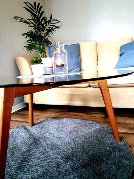 Hautnah Erleben - Schoene Maisonette 2og *